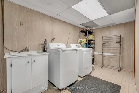 611 Harriet Street Whitby ON L1N 1L4