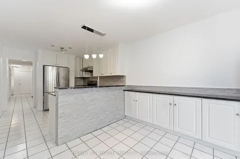 141 Sandown Avenue Toronto ON M1N 3W6