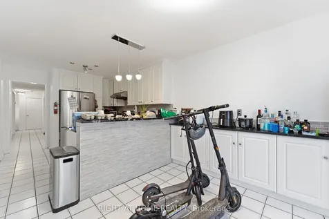 141 Sandown Avenue Toronto ON M1N 3W6