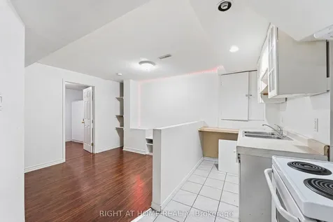 141 Sandown Avenue Toronto ON M1N 3W6