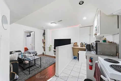 141 Sandown Avenue Toronto ON M1N 3W6