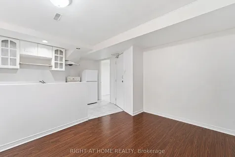 141 Sandown Avenue Toronto ON M1N 3W6