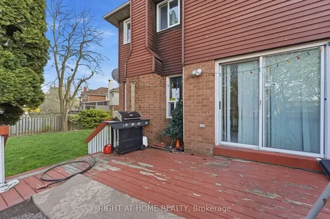 141 Sandown Avenue Toronto ON M1N 3W6