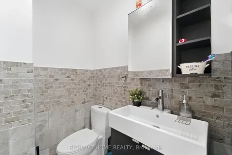 141 Sandown Avenue Toronto ON M1N 3W6