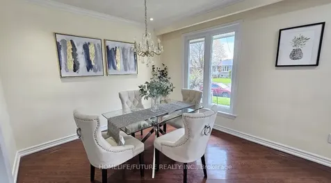 9 Faraday Drive Toronto ON M1H 2R9
