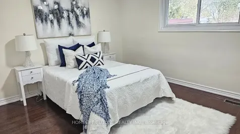 9 Faraday Drive Toronto ON M1H 2R9