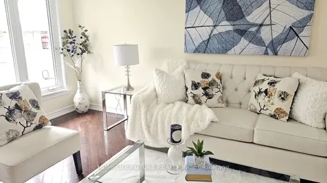 9 Faraday Drive Toronto ON M1H 2R9
