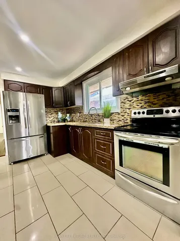 9 Faraday Drive Toronto ON M1H 2R9