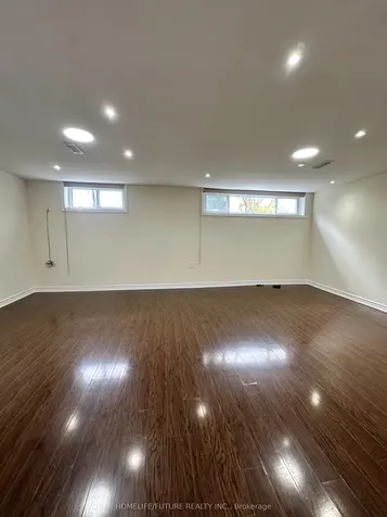 9 Faraday Drive Toronto ON M1H 2R9