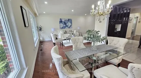 9 Faraday Drive Toronto ON M1H 2R9