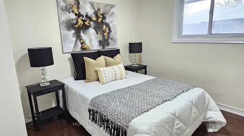 9 Faraday Drive Toronto ON M1H 2R9