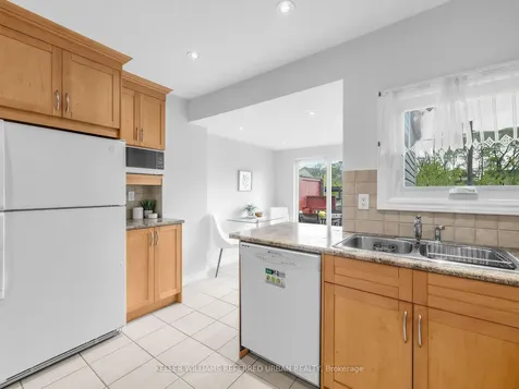 145 Oakcrest Avenue Toronto ON M4C 1B8