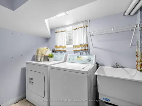 145 Oakcrest Avenue Toronto ON M4C 1B8