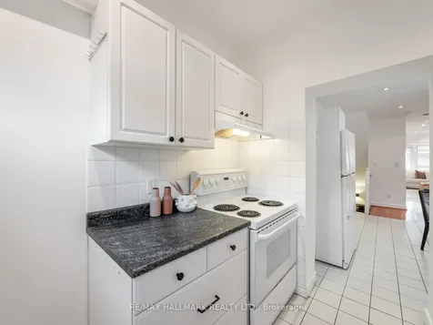 797 Carlaw Avenue Toronto ON M4K 3L1