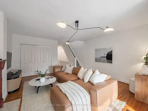 797 Carlaw Avenue Toronto ON M4K 3L1