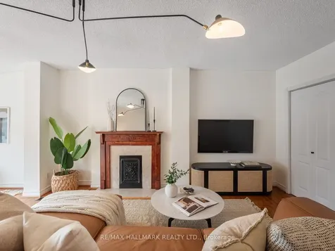797 Carlaw Avenue Toronto ON M4K 3L1