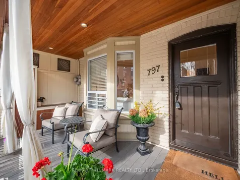 797 Carlaw Avenue Toronto ON M4K 3L1