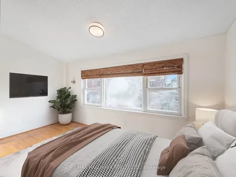 797 Carlaw Avenue Toronto ON M4K 3L1