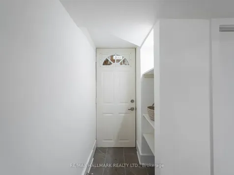 797 Carlaw Avenue Toronto ON M4K 3L1