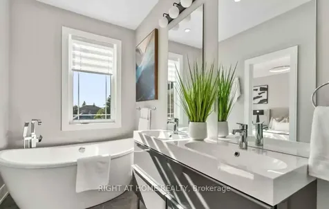 59A Bexhill Avenue Toronto ON M1L 3B7