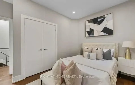 59A Bexhill Avenue Toronto ON M1L 3B7