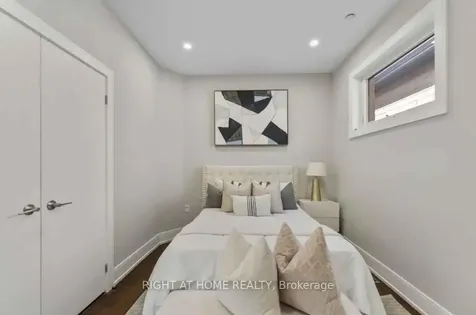 59A Bexhill Avenue Toronto ON M1L 3B7