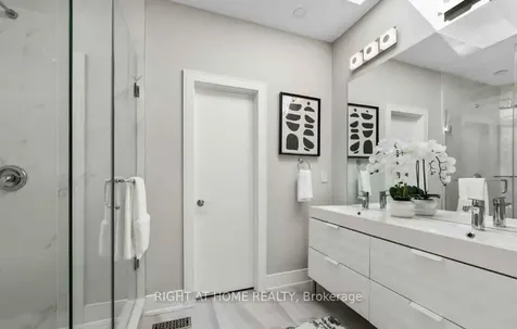 59A Bexhill Avenue Toronto ON M1L 3B7
