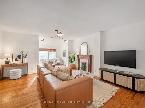 797 Carlaw Avenue Toronto ON M4K 3L1