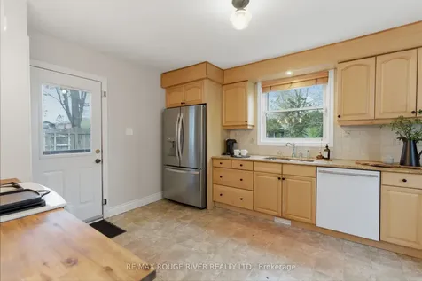 216 Burns Street W Whitby ON L1N 1J9