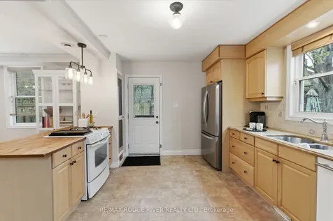 216 Burns Street W Whitby ON L1N 1J9