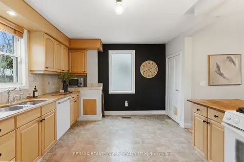 216 Burns Street W Whitby ON L1N 1J9