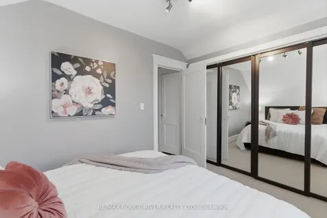 216 Burns Street W Whitby ON L1N 1J9