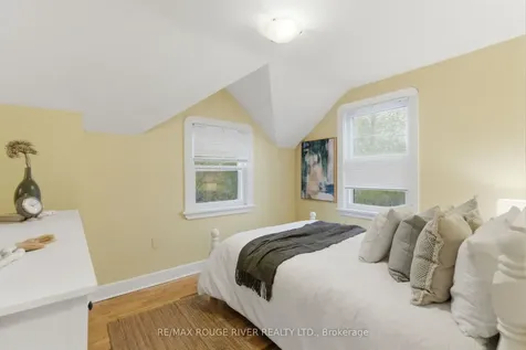 216 Burns Street W Whitby ON L1N 1J9