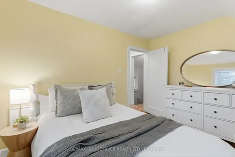 216 Burns Street W Whitby ON L1N 1J9