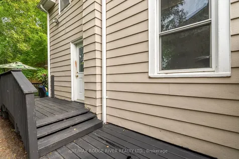 216 Burns Street W Whitby ON L1N 1J9