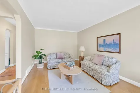 32 Beacon Road Toronto ON M1P 1G7
