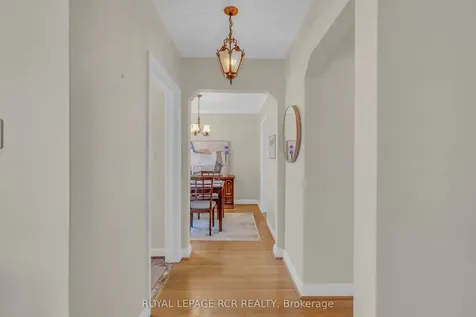 32 Beacon Road Toronto ON M1P 1G7