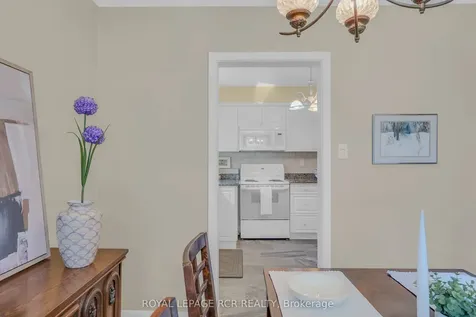 32 Beacon Road Toronto ON M1P 1G7