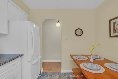 32 Beacon Road Toronto ON M1P 1G7