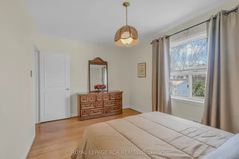 32 Beacon Road Toronto ON M1P 1G7