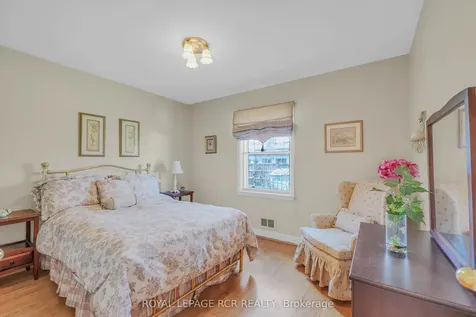 32 Beacon Road Toronto ON M1P 1G7