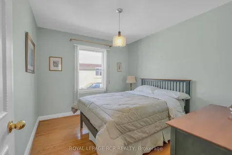 32 Beacon Road Toronto ON M1P 1G7
