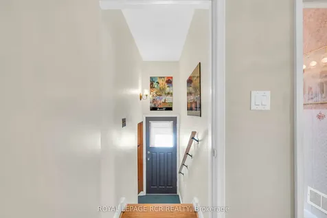 32 Beacon Road Toronto ON M1P 1G7