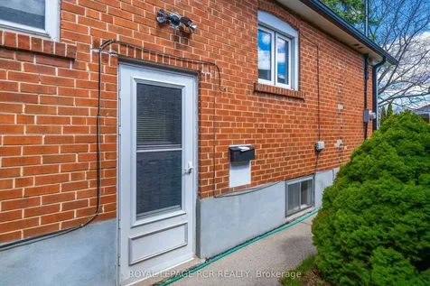 32 Beacon Road Toronto ON M1P 1G7