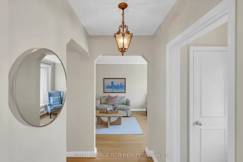 32 Beacon Road Toronto ON M1P 1G7