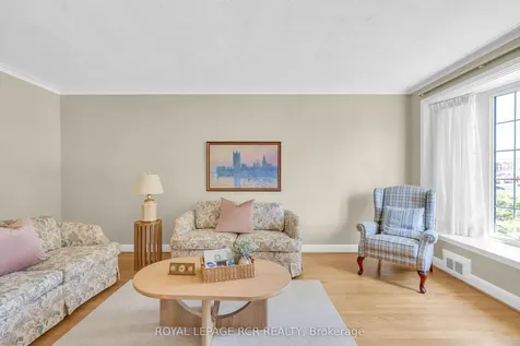 32 Beacon Road Toronto ON M1P 1G7