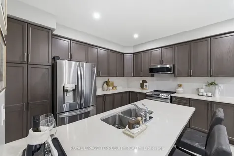 215 Ronald Hooper Avenue Clarington ON L1C 7E1