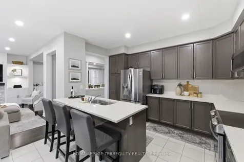 215 Ronald Hooper Avenue Clarington ON L1C 7E1