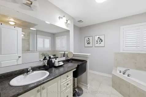 215 Ronald Hooper Avenue Clarington ON L1C 7E1