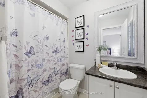 215 Ronald Hooper Avenue Clarington ON L1C 7E1